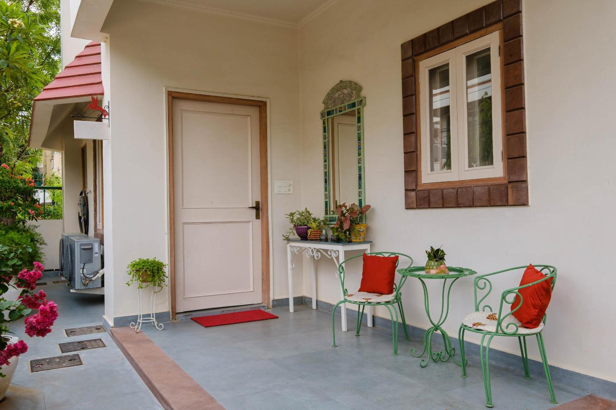 King Studio Apartment